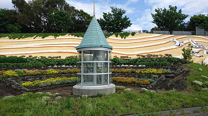 大島空港の花壇に植えた花々。住民や観光客にやすらぎをもたらしている。