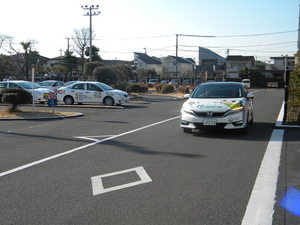 教習所内の乗車コースでの走行体験。