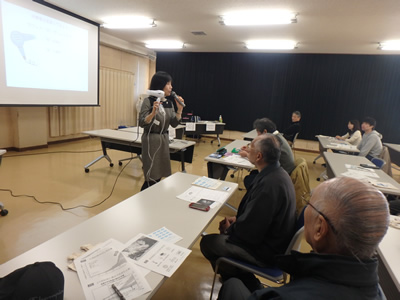 地球温暖化防止セミナー「家庭でできる省エネのコツ」（平成28年12月3日開催）のチラシと、セミナー当日の様子。