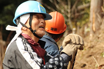 森で出逢う人たちの魅力的な表情。
