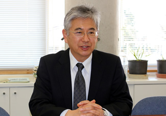 「“子どもが主役”というのが、うちのESDのテーマです」と話す、多摩市立多摩第一小学校・校長の棚橋乾先生。