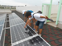 太陽光発電設備の市民見学会（平成27年7月）、環境フェア（平成27年6月）、親子教室（平成25年7月）。