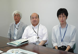 千代田区環境まちづくり部交通施策推進課の皆さん（左から、秋山喜弥、谷田部継司、坂本大樹の各氏）。